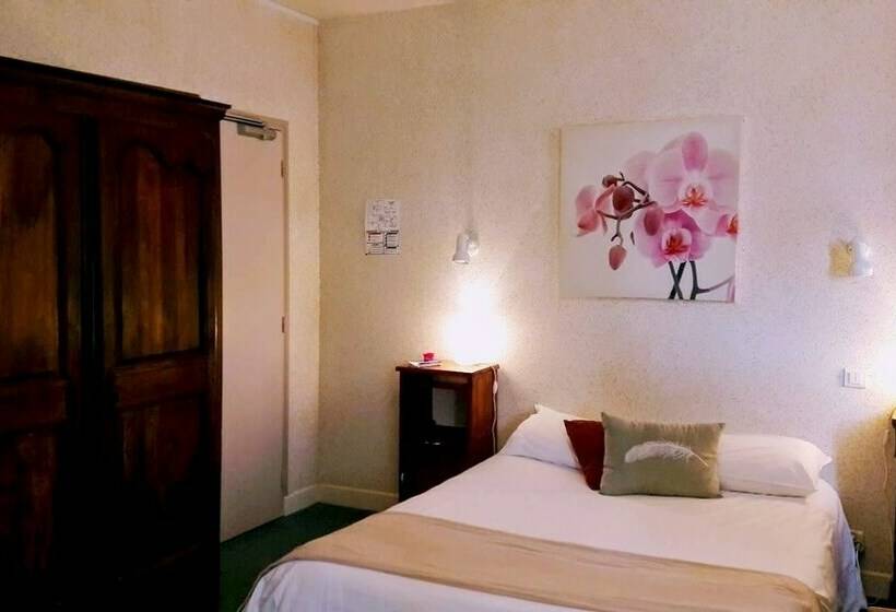 标准单人间, Logis Hôtel Restaurant L Oustal