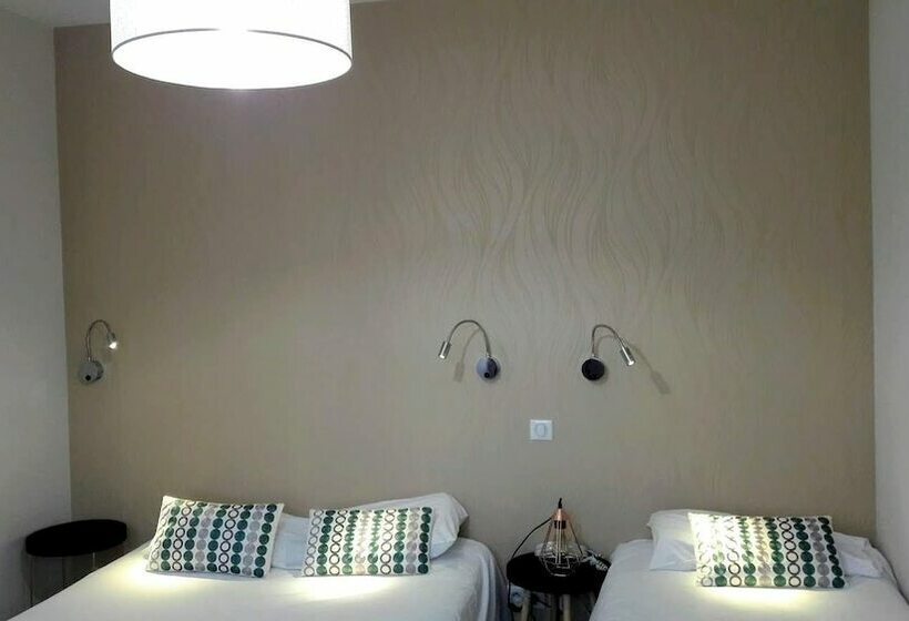 标准间, Logis Hôtel Restaurant L Oustal