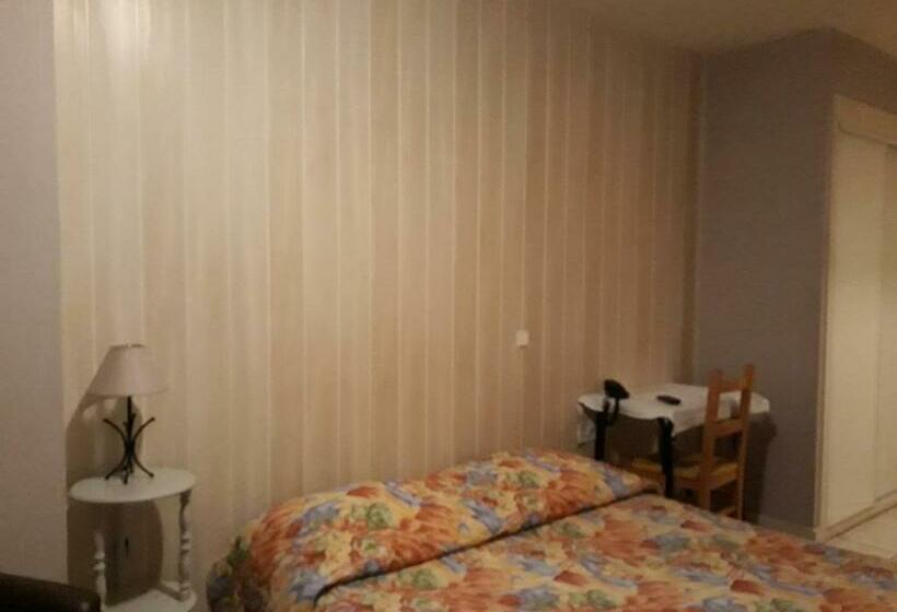 غرفة قياسية, La Caravelle