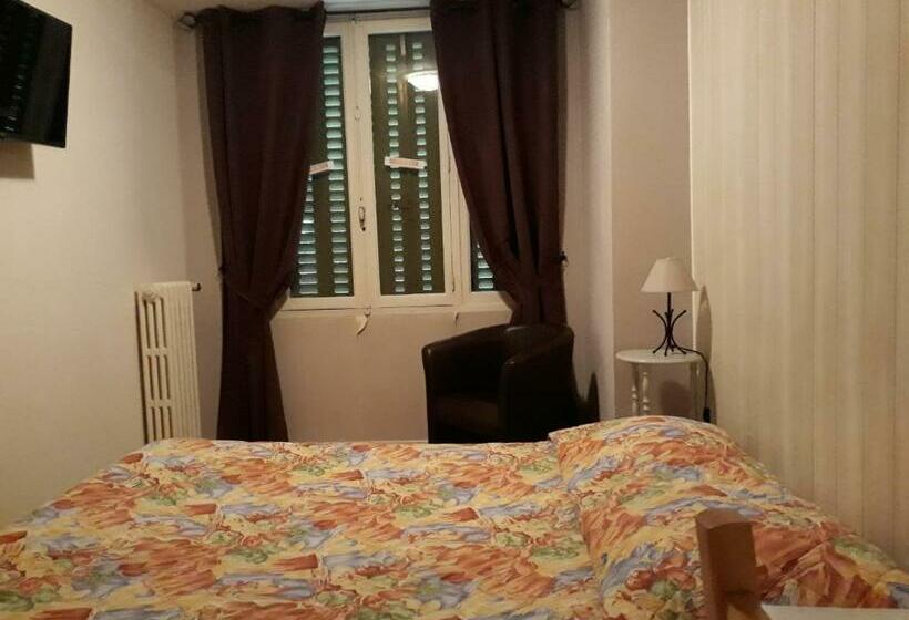 غرفة قياسية, La Caravelle