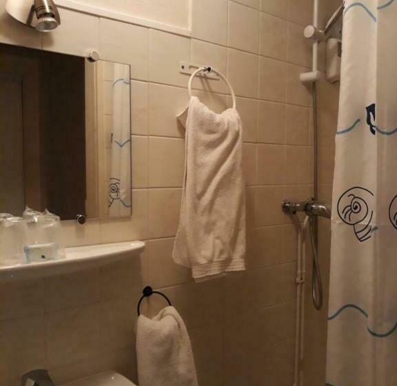 غرفة قياسية, La Caravelle