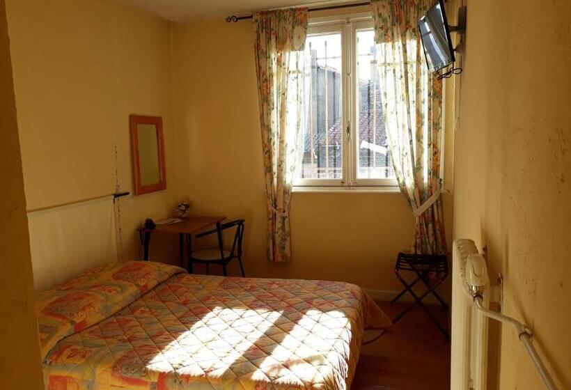 غرفة قياسية, La Caravelle