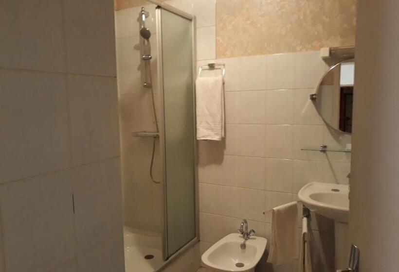 اتاق استاندارد, La Caravelle