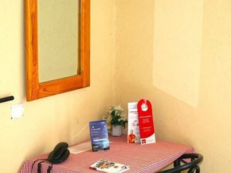 غرفة قياسية, La Caravelle