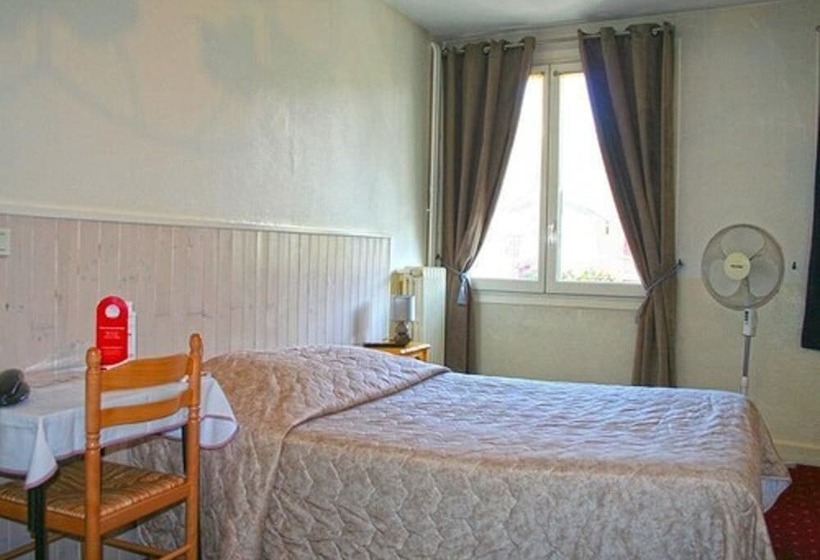 غرفة قياسية ثلاثية, La Caravelle