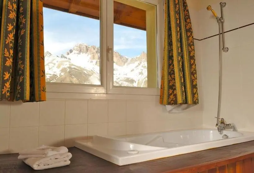 Standard Neljän Hengen Huone, Lautaret Lodge & Spa