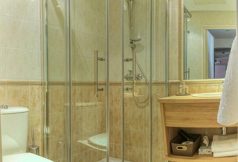 수피리어 룸, L'avenue