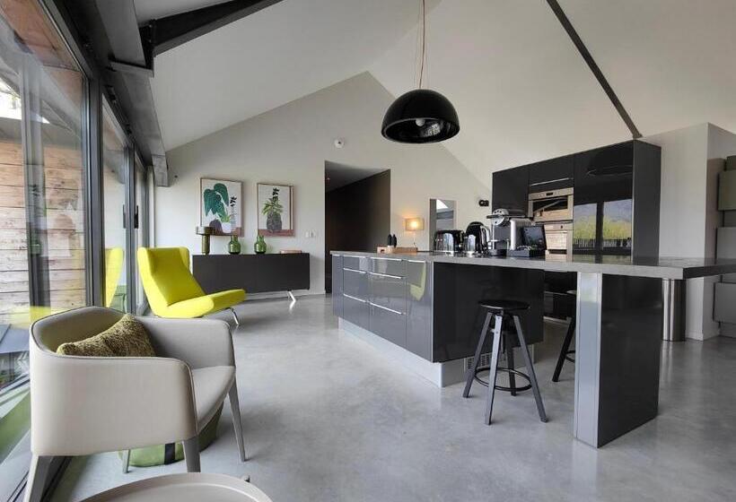 Номер Стандарт, Le Clos Marcel