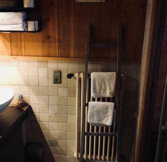 غرفة قياسية مطلة على الجبل, Le Coin Savoyard