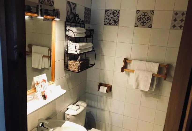 Standard Kolmen Hengen Huone, Le Coin Savoyard