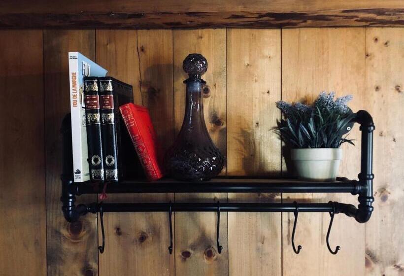 غرفة قياسية ثلاثية, Le Coin Savoyard