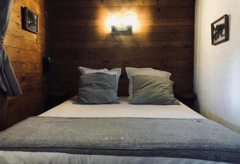 غرفة قياسية ثلاثية, Le Coin Savoyard