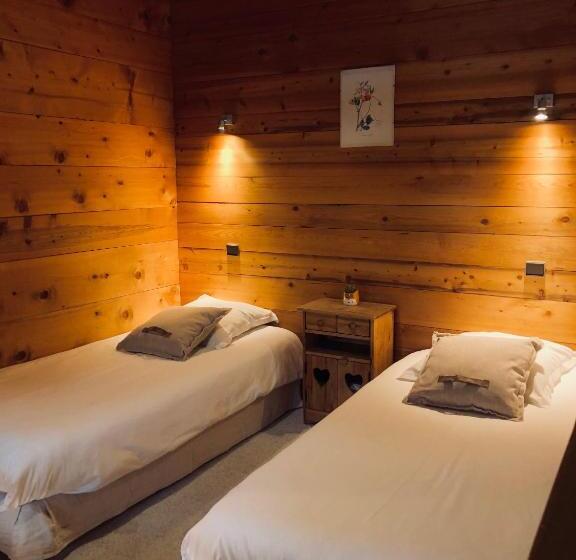 غرفة عائلية مطلّة علي الحديقة, Le Coin Savoyard