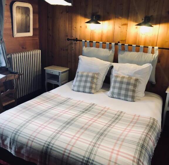 غرفة عائلية مطلّة علي الحديقة, Le Coin Savoyard