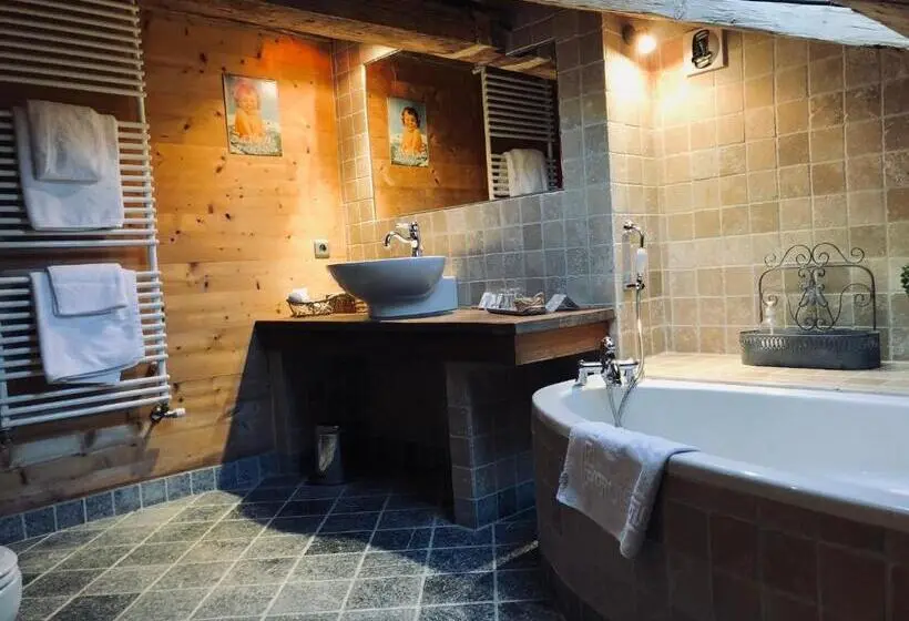 Habitación Estándar Abuhardillada, Le Coin Savoyard