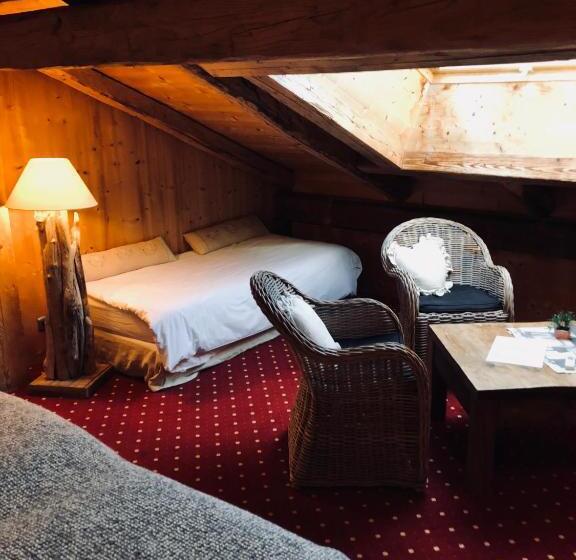 غرفة قياسية ذات أسقف منحدرة, Le Coin Savoyard