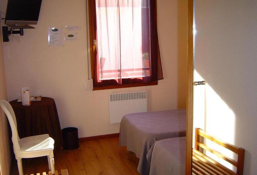 غرفة قياسية, Le Magiot