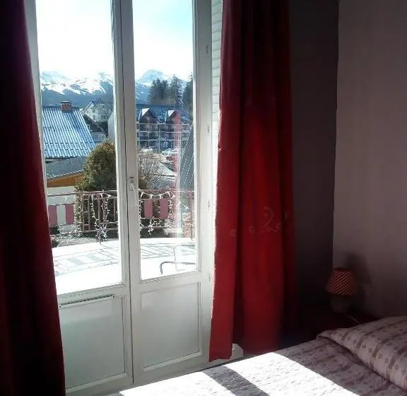 اتاق استاندارد سه تخته با سرویس بهداشتی مشترک, Les 4 Montagnes