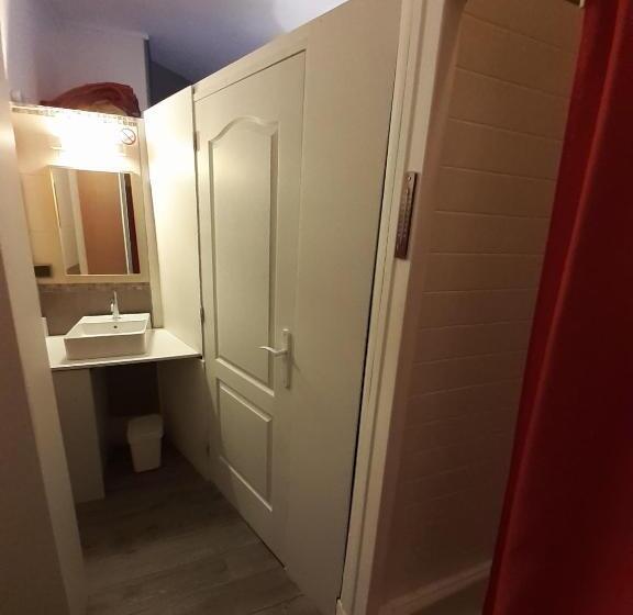 스탠다드 트리픔 룸 공동욕실, Les 4 Montagnes