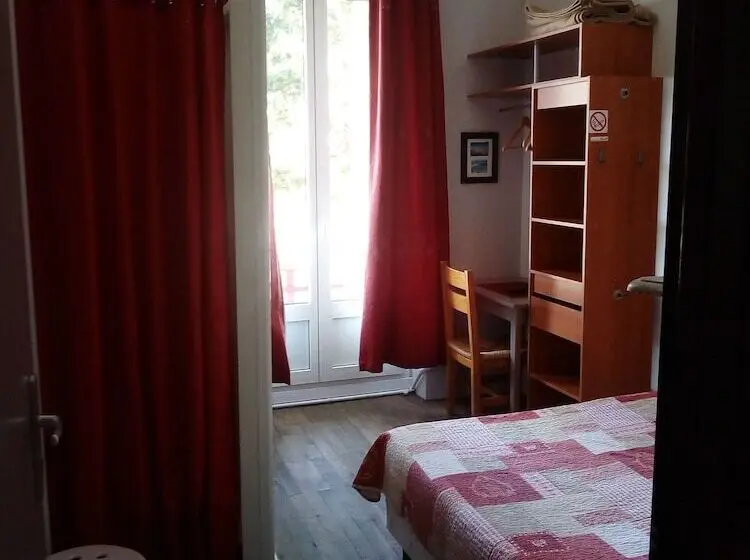 اتاق اکونومی با حمام مشترک, Les 4 Montagnes