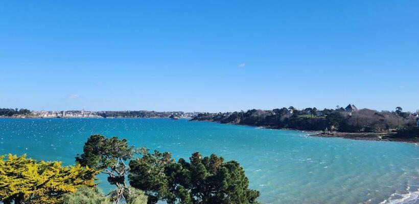 オーシャンビュースーペリアールーム, Restaurant Hotel Didier Méril