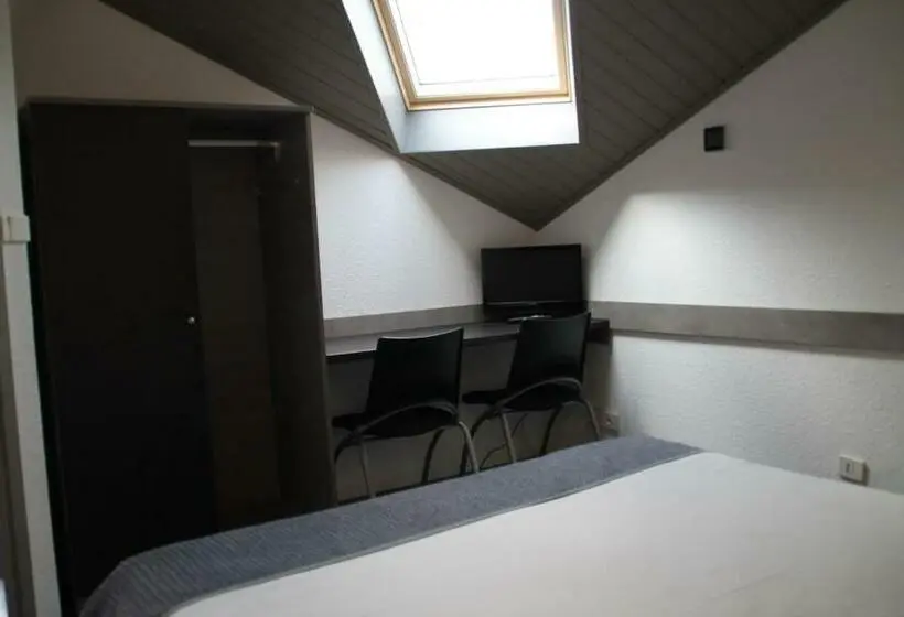 スタンダードルーム, Motel Du Val André