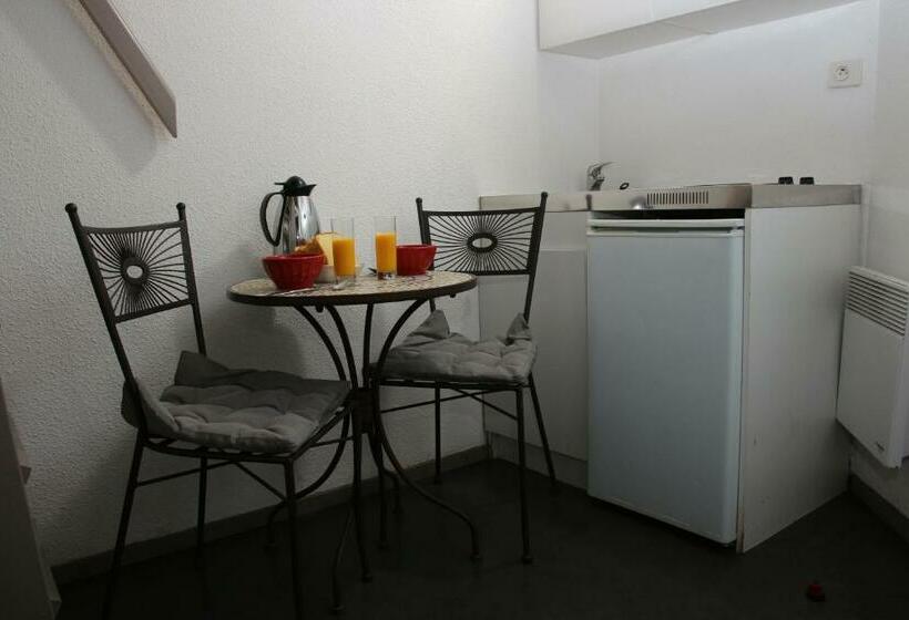 استودیوی استاندارد, Motel Du Val André