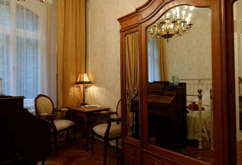 اتاق استاندارد سه نفره, Historische Pension Villa Uhlenhorst