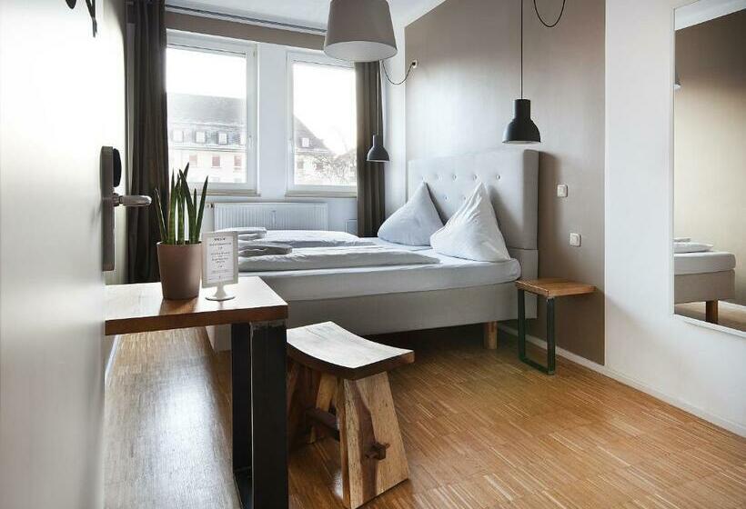 スタンダードルーム, Five Reasons Hostel &