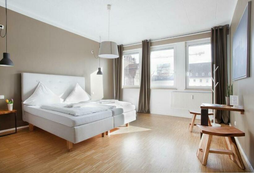 スタンダードルーム, Five Reasons Hostel &