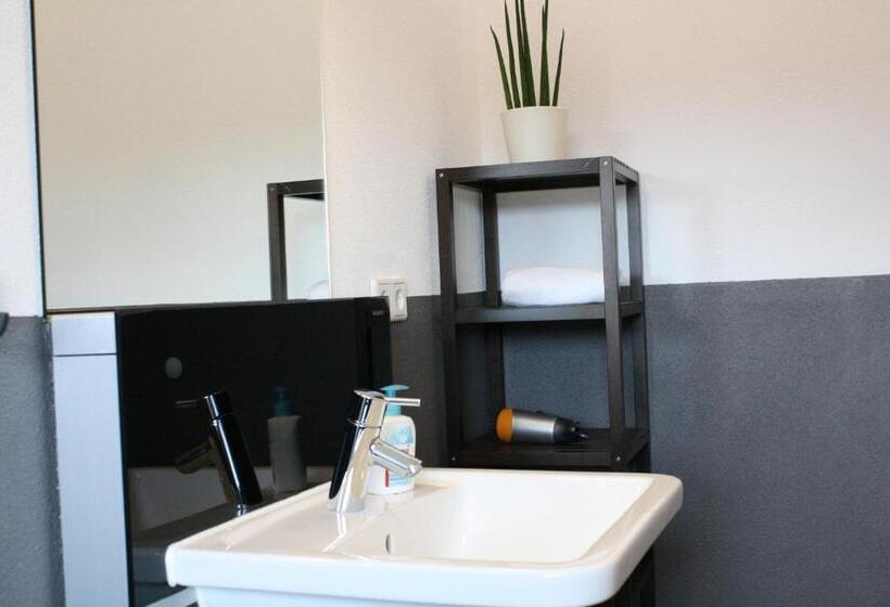 １ベッドルームアパートメント, Five Reasons Hostel &