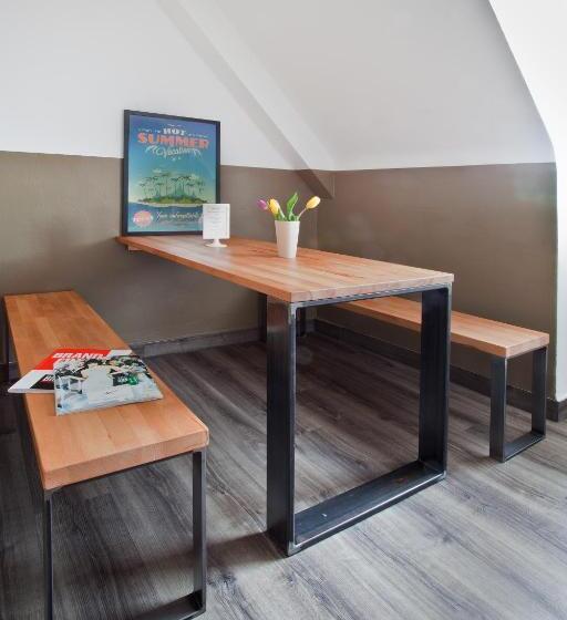 ２ベッドルームアパートメント, Five Reasons Hostel &