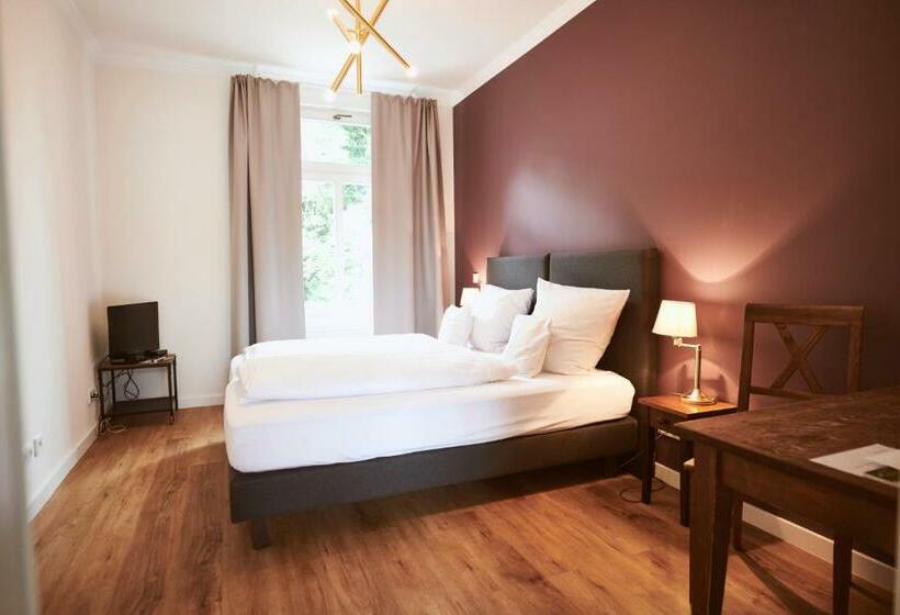 Номер Стандарт, Gutshotel Baron Knyphausen