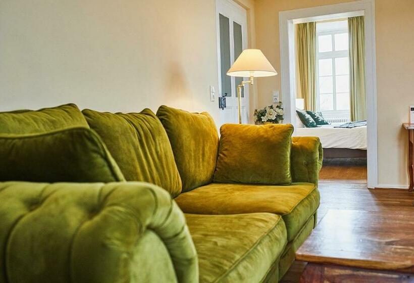 סוויטה דלוקס, Gutshotel Baron Knyphausen