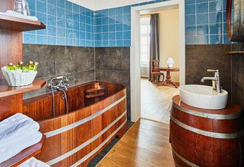 סוויטה דלוקס, Gutshotel Baron Knyphausen