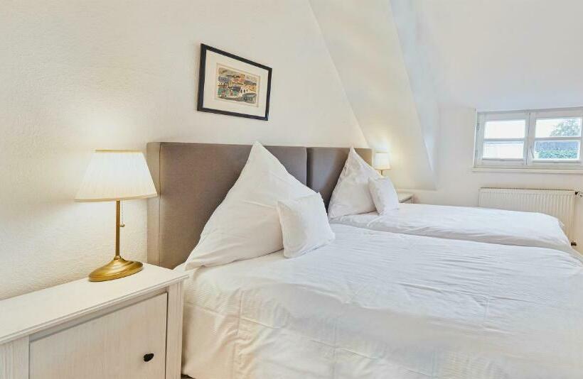 Номер Стандарт, Gutshotel Baron Knyphausen