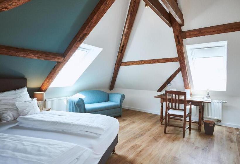 Номер Стандарт, Gutshotel Baron Knyphausen