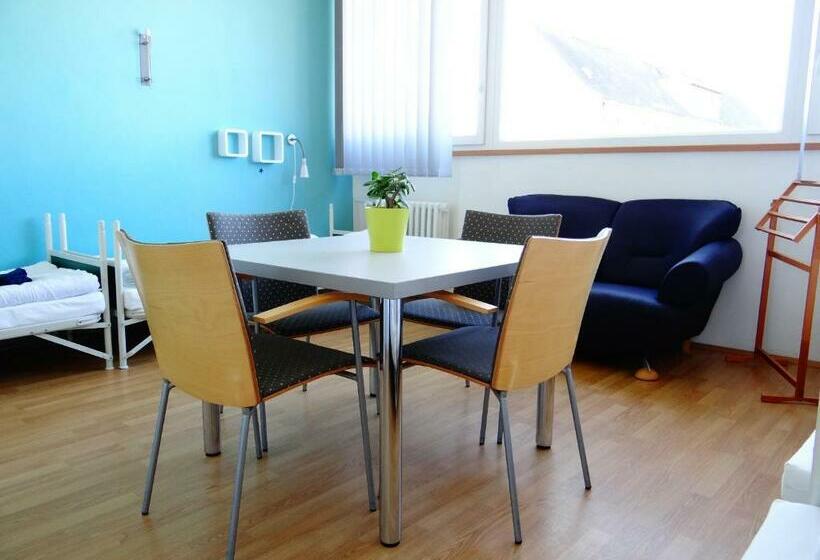 Номер Стандарт Четырехместный Совместный Санузел, Hostel Stralsund