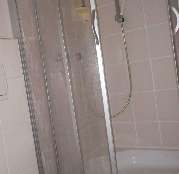 标准单人间, Am Seetor