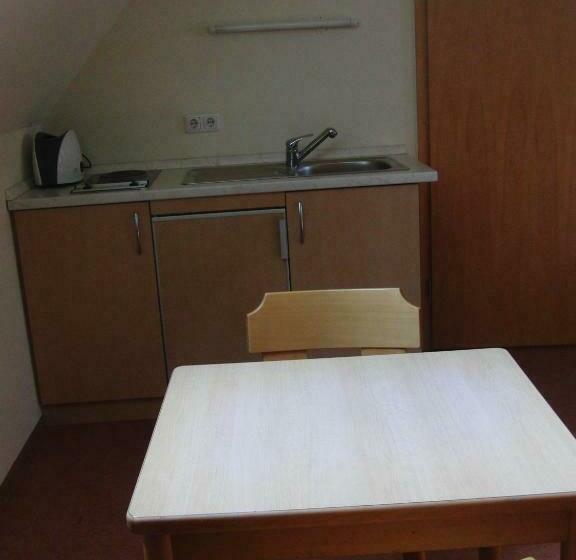 스탠다드 스튜디오, Angerer