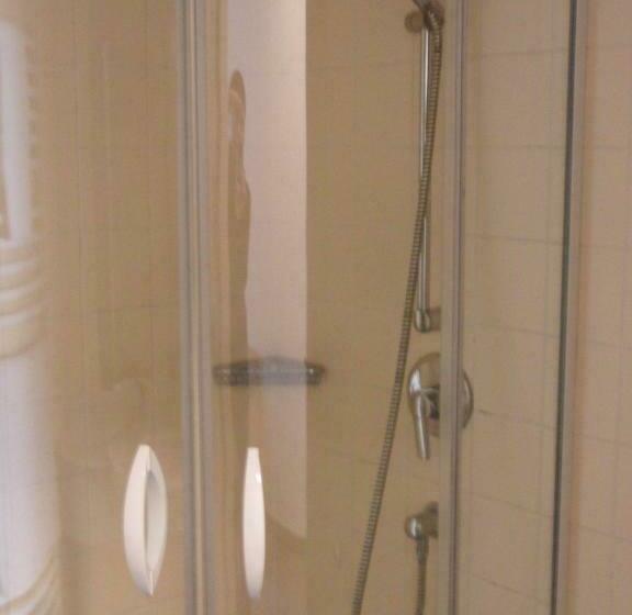 스탠다드 룸, Angerer