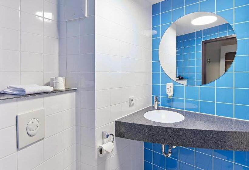 Номер Стандарт Трехместный, B&b Hotel Köln Messe