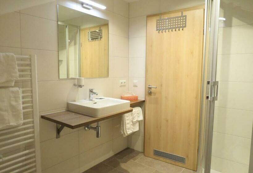 이코노미 룸, Büchelsteiner Hof