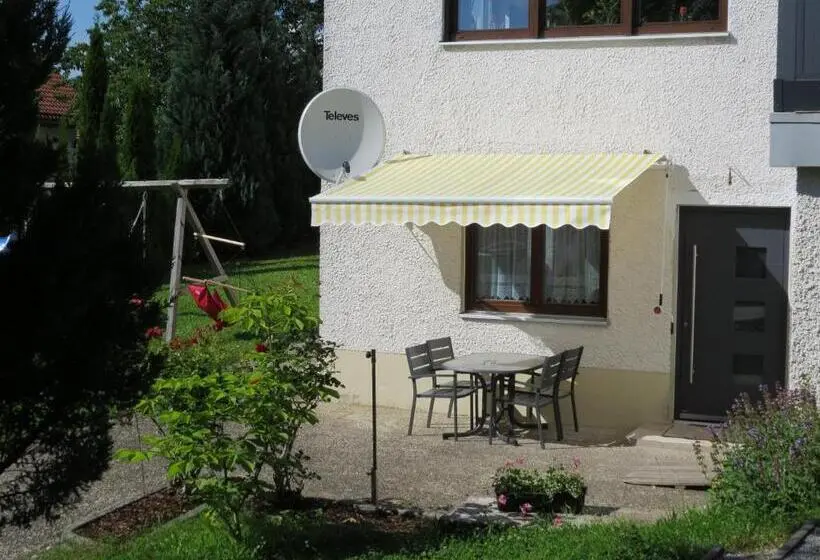 Huoneisto 1 Makuuhuone Puutarhanäkymä, Büchelsteiner Hof