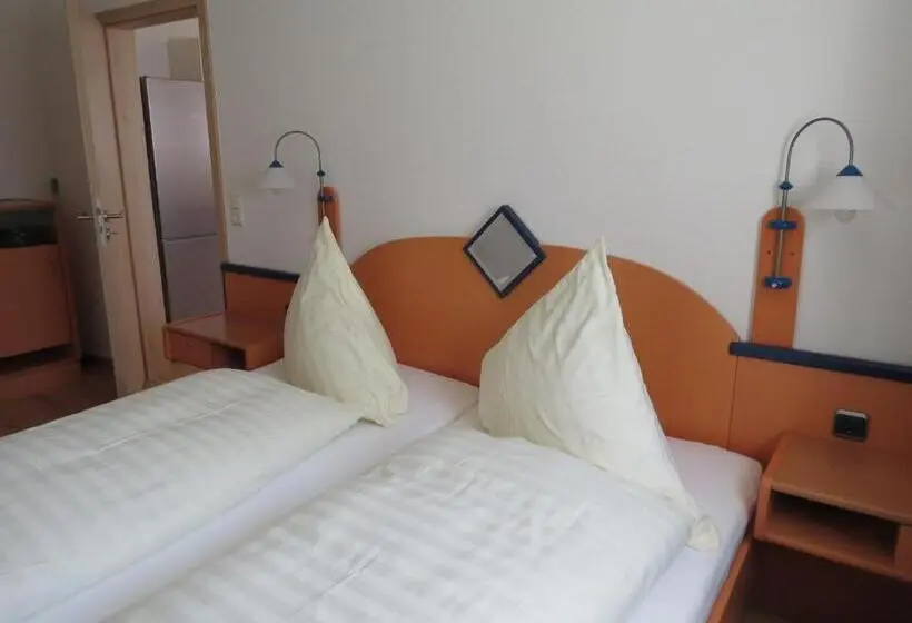 Huoneisto 1 Makuuhuone Puutarhanäkymä, Büchelsteiner Hof