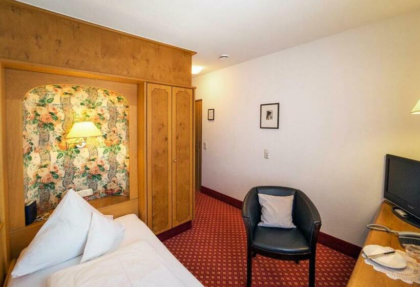 Standart Tek Kişilik Oda, Gasthof Zum Weyssen Rössle