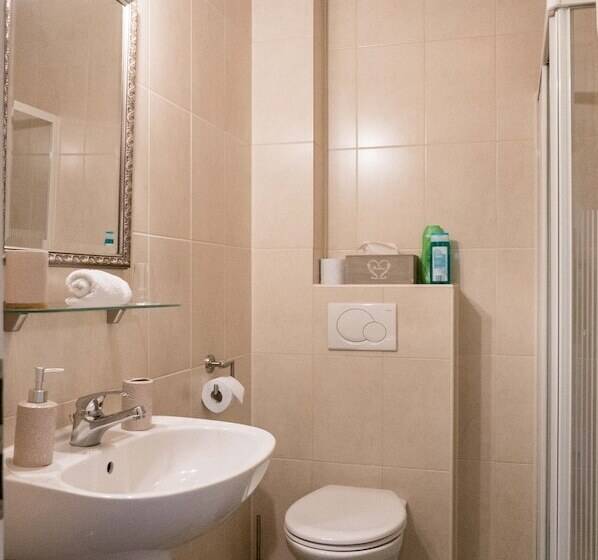 اتاق استاندارد سه نفره, Groote Engel