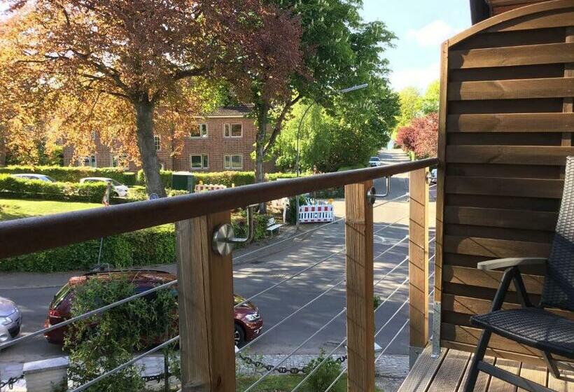 스탠다드 싱글 룸, Knurrhahn