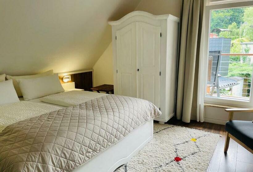 스탠다드 룸, Knurrhahn