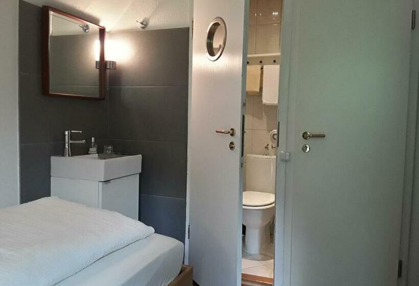 스탠다드 싱글 룸, Knurrhahn